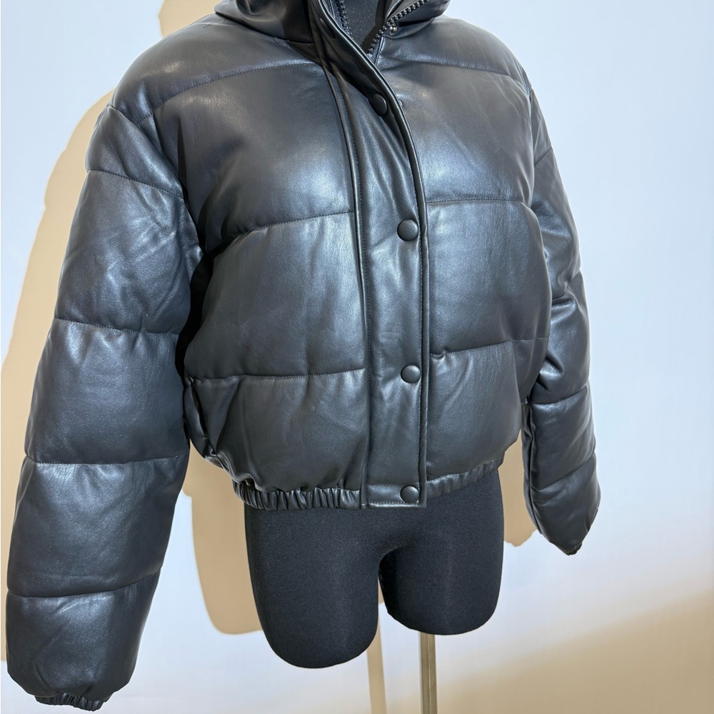 Women's Sleek Black Puffer Jacket